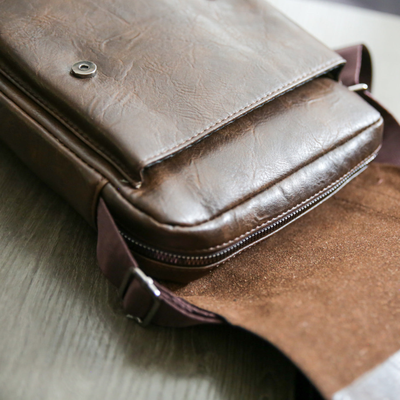 Weixier Retro PU Leather Crossbody Bag